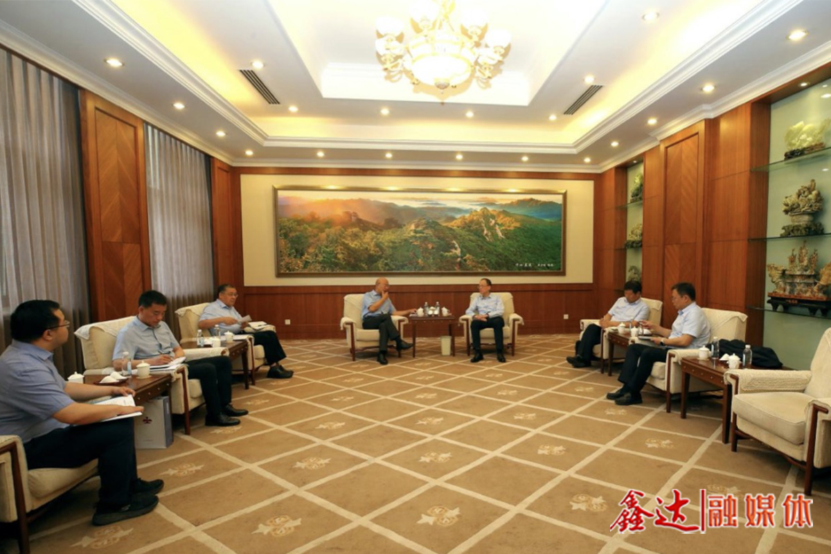 He Wenbo and Tan Chengxu in the saddle work exchange